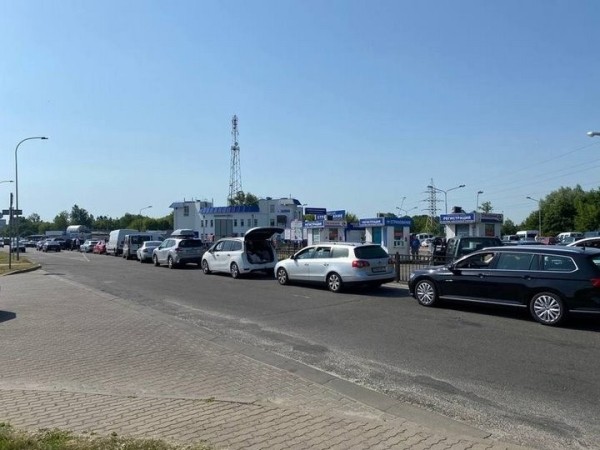 Если долг не погашен, человеку могут запретить выезд из Беларуси. Комментарий специалиста