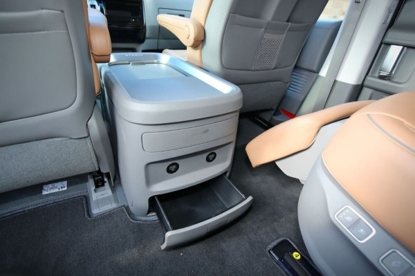 «Растаможка – 25 000 евро!» Белорус привез дизельный Hyundai Staria. Что за он? «Растаможка – 25 000 евро!» Белорус привез дизельный Hyundai Staria. Что за он?