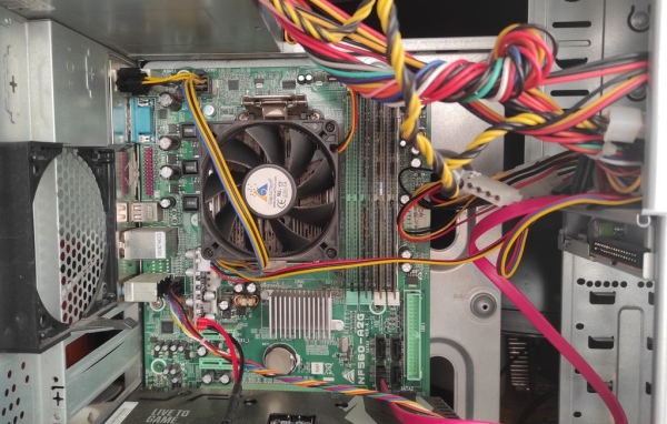 Белорус год назад стал майнить криптовалюту на своем балконе. Сколько заработал?