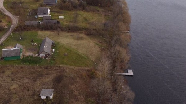 «Мечтала о норковой шубе, а купила дом в деревне». Как супруги обустраивают старую хату прямо на берегу озера «Мечтала о норковой шубе, а купила дом в деревне». Как супруги обустраивают старую хату прямо на берегу озера