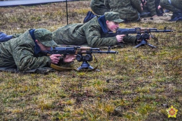 У новобранцев в 38-й Брестской бригаде прошло первое занятие по огневой подготовке