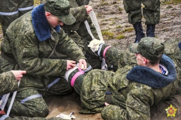 У новобранцев в 38-й Брестской бригаде прошло первое занятие по огневой подготовке