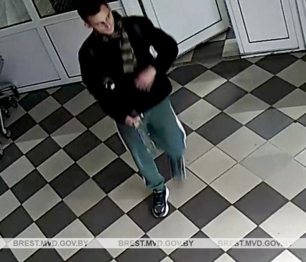 В Бресте милиция ищет мужчину, который находился в продуктовом магазине на Орловской В Бресте милиция ищет мужчину, который находился в продуктовом магазине на Орловской
