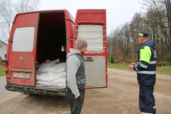 Что думают водители о камерах фотофиксации, которые ловят авто без техосмотра?