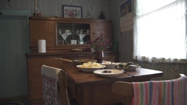 «Мечтала о норковой шубе, а купила дом в деревне». Как супруги обустраивают старую хату прямо на берегу озера «Мечтала о норковой шубе, а купила дом в деревне». Как супруги обустраивают старую хату прямо на берегу озера