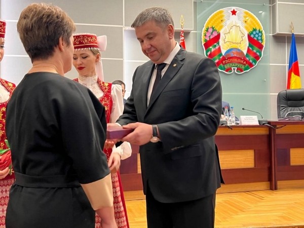 В Брестском облисполкоме вручили госнаграды передовикам АПК В Брестском облисполкоме вручили госнаграды передовикам АПК