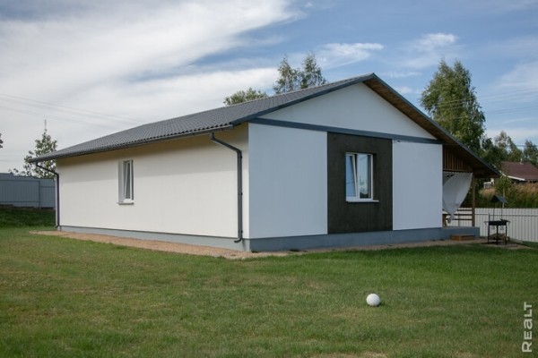 Cтроитель из Беларуси показал свой бюджетный дом: даже с мебелью он стоит 540 долларов за «квадрат» Cтроитель из Беларуси показал свой бюджетный дом: даже с мебелью он стоит 540 долларов за «квадрат»