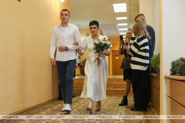 13 пар поженились в Бресте в канун Нового года 13 пар поженились в Бресте в канун Нового года