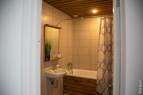 Cтроитель из Беларуси показал свой бюджетный дом: даже с мебелью он стоит 540 долларов за «квадрат» Cтроитель из Беларуси показал свой бюджетный дом: даже с мебелью он стоит 540 долларов за «квадрат»