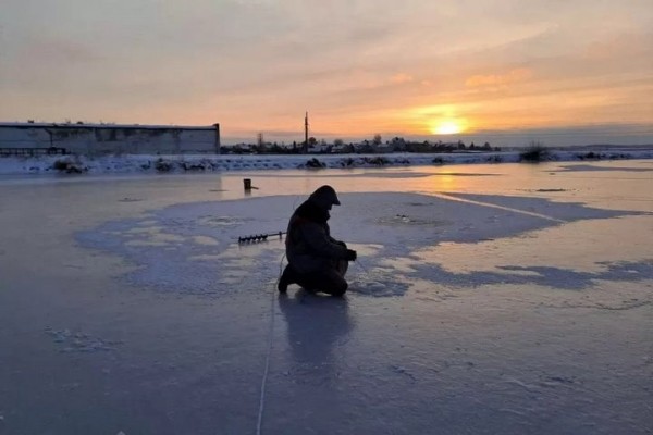 Что испытывает человек, провалившийся под лед? Поговорили с тонувшим рыбаком Что испытывает человек, провалившийся под лед? Поговорили с тонувшим рыбаком