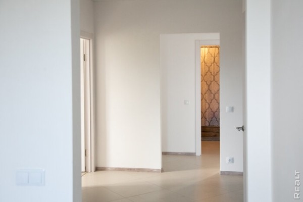 Cтроитель из Беларуси показал свой бюджетный дом: даже с мебелью он стоит 540 долларов за «квадрат» Cтроитель из Беларуси показал свой бюджетный дом: даже с мебелью он стоит 540 долларов за «квадрат»