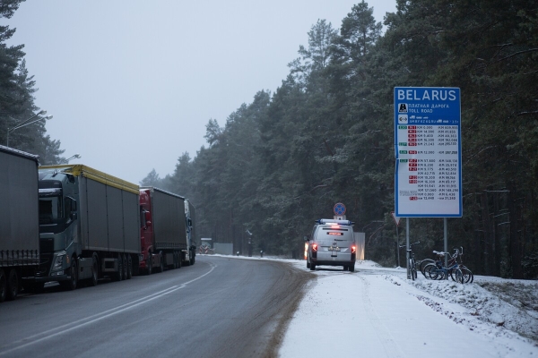 «Стою с осени». Водители о ситуации на границе