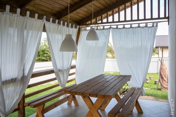 Cтроитель из Беларуси показал свой бюджетный дом: даже с мебелью он стоит 540 долларов за «квадрат» Cтроитель из Беларуси показал свой бюджетный дом: даже с мебелью он стоит 540 долларов за «квадрат»