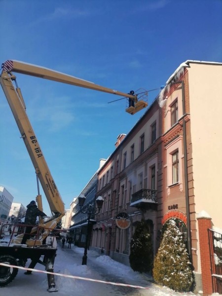 Коммунальные службы в Бресте продолжают трудиться в усиленном режиме после обильного снегопада Коммунальные службы в Бресте продолжают трудиться в усиленном режиме после обильного снегопада