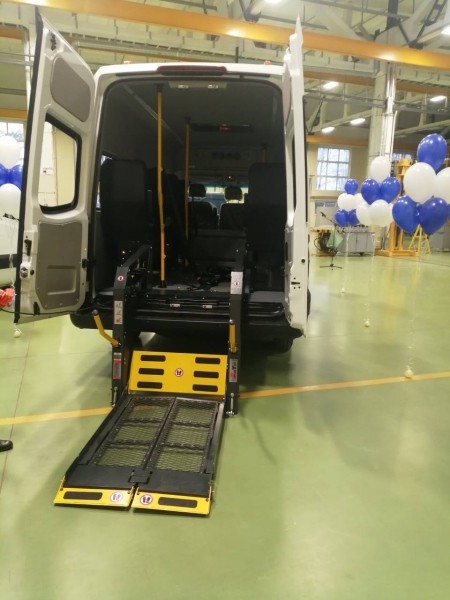 На ОАО «Брестмаш» состоялась торжественная передача автомобиля для перевозки инвалидов На ОАО «Брестмаш» состоялась торжественная передача автомобиля для перевозки инвалидов