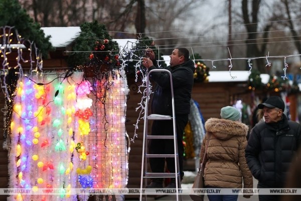 В Бресте открылась предновогодняя ярмарка. Подробности и фоторепортаж