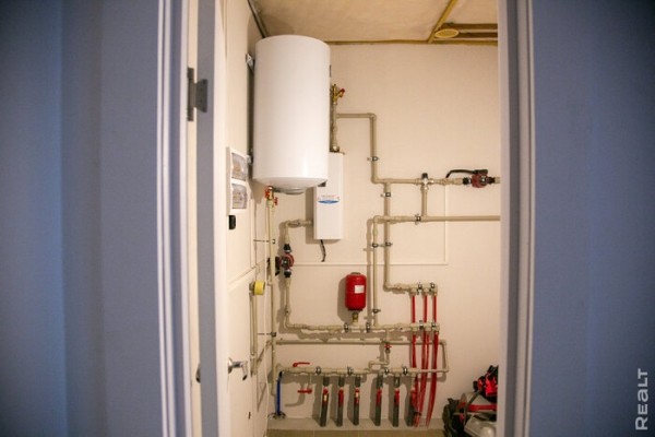 Cтроитель из Беларуси показал свой бюджетный дом: даже с мебелью он стоит 540 долларов за «квадрат» Cтроитель из Беларуси показал свой бюджетный дом: даже с мебелью он стоит 540 долларов за «квадрат»