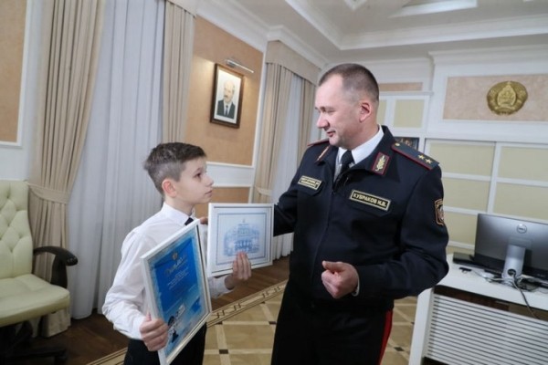 Шестиклассник из Пружанского района спас бабушку и стал победителем акции МВД «Письмо министру» Шестиклассник из Пружанского района спас бабушку и стал победителем акции МВД «Письмо министру»