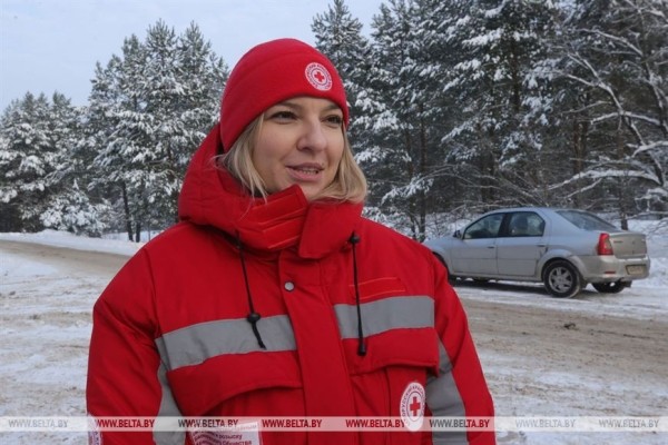 Мобильный пункт обогрева для стоящих в очереди дальнобойщиков установили в пункте пропуска «Привалка» Мобильный пункт обогрева для стоящих в очереди дальнобойщиков установили в пункте пропуска «Привалка»