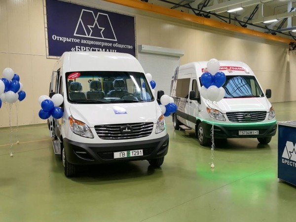 На ОАО «Брестмаш» состоялась торжественная передача автомобиля для перевозки инвалидов На ОАО «Брестмаш» состоялась торжественная передача автомобиля для перевозки инвалидов