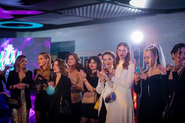 Масштабный БЬЮТИ-КОРПОРАТИВ прошел в Минске. Организатор вечеринки и свадебный стилист-визажист из Бреста рассказали, как это было