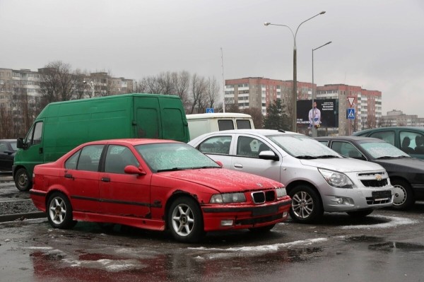 Перекупы-нелегалы выживут, а мелкие автохаусы и ИП — нет? Как участники авторынка оценивают новые правила торговли «бэушкой»