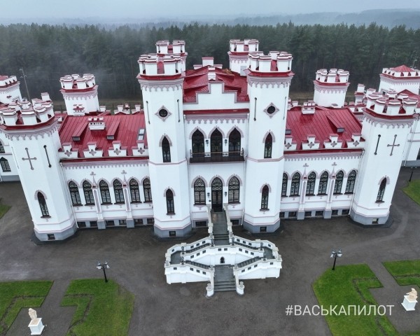 Как выглядит Коссовский замок после реставрации с высоты птичьего полета