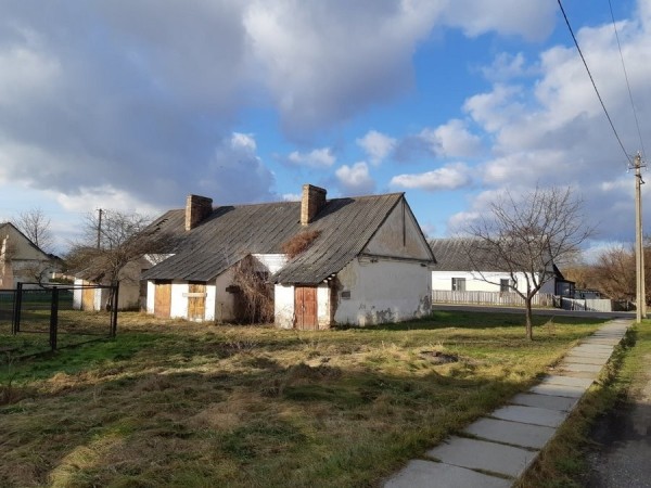 В районе «Брестской Венеции» продают необычные дома с участками В районе «Брестской Венеции» продают необычные дома с участками