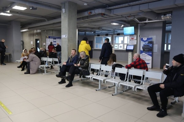 Перекупы-нелегалы выживут, а мелкие автохаусы и ИП — нет? Как участники авторынка оценивают новые правила торговли «бэушкой»