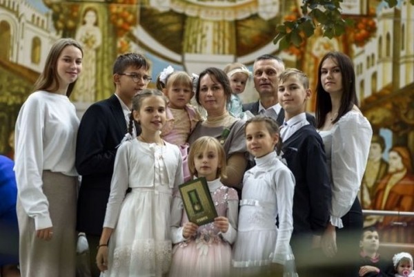 Большое счастье. История семьи из Бреста, которая воспитывает 9 детей Большое счастье. История семьи из Бреста, которая воспитывает 9 детей