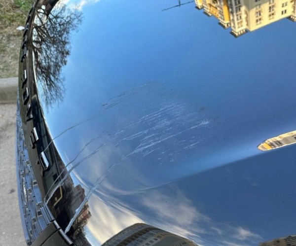 Белоруска: на паркинге мой Range Rover залило побелкой. Что делать? Белоруска: на паркинге мой Range Rover залило побелкой. Что делать?