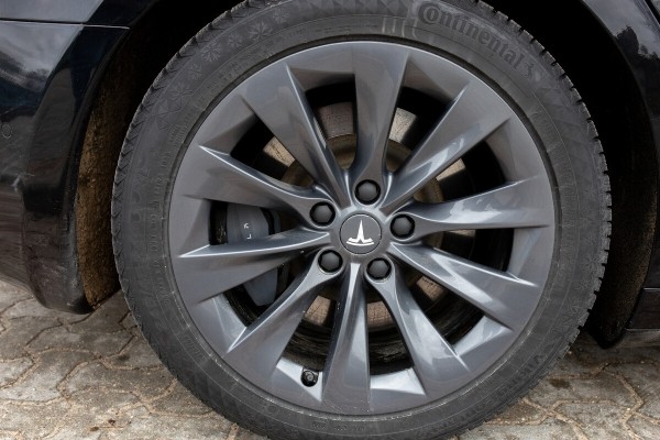 Белорус на Tesla проехал 4 500 км по Европе за $450. Впечатления