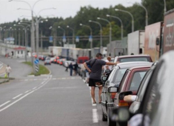 «Раньше возил из Польши моторное масло и запчасти, а теперь что?». Как белорусы отреагировали на закрытие польской границы