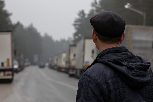 «Раньше возил из Польши моторное масло и запчасти, а теперь что?». Как белорусы отреагировали на закрытие польской границы