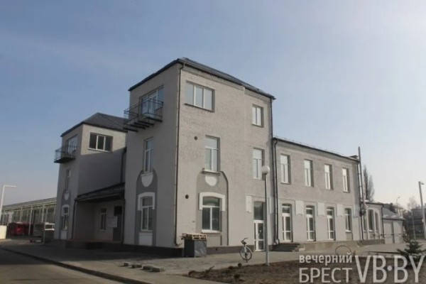 Кирху – под офисы? Что будет дальше с двумя историческими зданиями в центре Бреста? Кирху – под офисы? Что будет дальше с двумя историческими зданиями в центре Бреста?