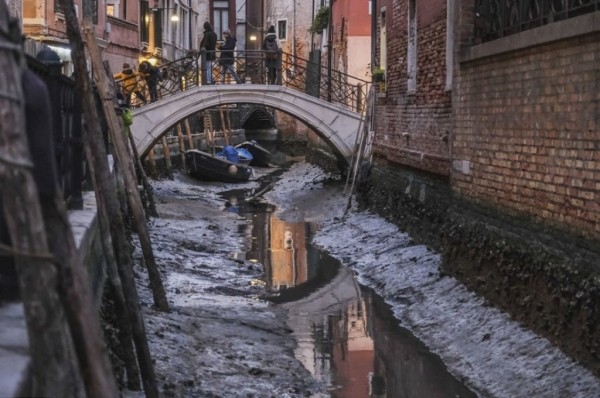 Фотофакт. Венеция вот-вот пересохнет Фотофакт. Венеция вот-вот пересохнет