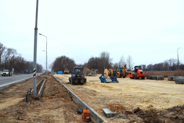 Новую парковку строят вдоль ул. Катин Бор в Бресте