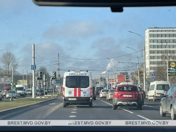 В Бресте ГАИ провела прогон «скорой» В Бресте ГАИ провела прогон «скорой»