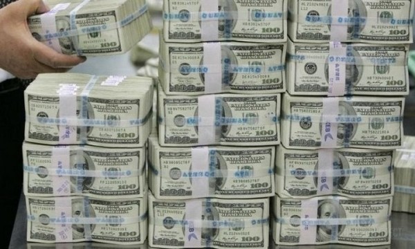 Кассир банка унесла $500 тысяч и вела тайную жизнь. Через 25 лет ее раскрыли