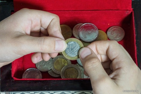 «Оценка может стоить 3 рубля». С какого возраста и сколько денег давать ребенку — опыт родителей и советы психолога