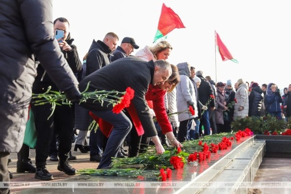 Митингом и автопробегом отметили в Бресте День защитников Отечества Митингом и автопробегом отметили в Бресте День защитников Отечества