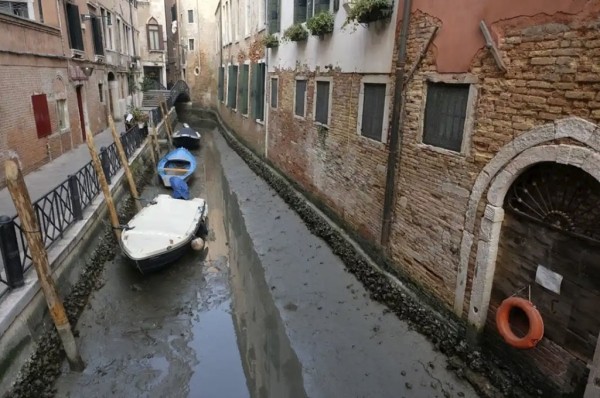 Фотофакт. Венеция вот-вот пересохнет Фотофакт. Венеция вот-вот пересохнет