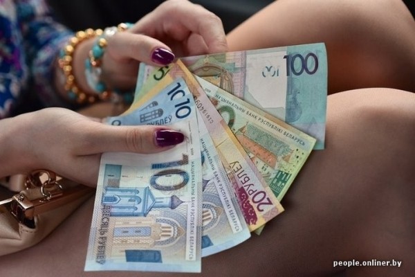Белстат рассказал, на сколько упали реальные доходы белорусов в 2022 году