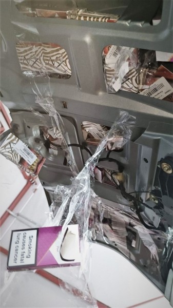 Вот это провал: пьяный водитель попытался провезти через границу контрабанду