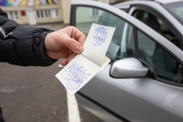 Белорус хотел поставить автомобиль на учет, но в ГАИ его ждал неприятный сюрприз. «Машиной пользоваться не могу, сбыть ее – тоже» Белорус хотел поставить автомобиль на учет, но в ГАИ его ждал неприятный сюрприз. «Машиной пользоваться не могу, сбыть ее – тоже»