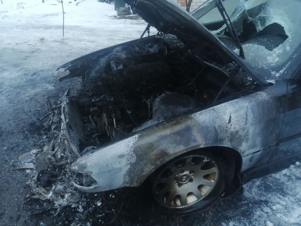 «Едва успел поставить на учёт, как BMW сгорел». Белорус убеждён, что ему продали неисправное авто, и требует у продавца деньги «Едва успел поставить на учёт, как BMW сгорел». Белорус убеждён, что ему продали неисправное авто, и требует у продавца деньги