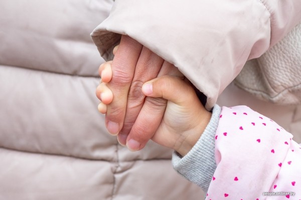 Ударила чужого ребенка, разбила лобовое стекло. Истории белорусов, которые не контролируют себя Ударила чужого ребенка, разбила лобовое стекло. Истории белорусов, которые не контролируют себя