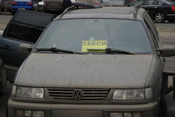 МНС: служба такси выдавала зарплату в конвертах. Вот чем это обернулось