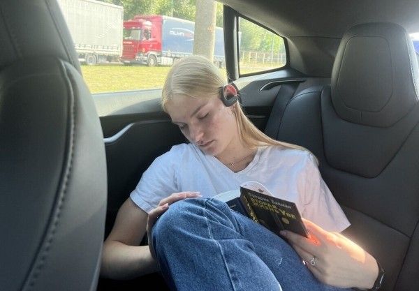 Белорус на Tesla проехал 4 500 км по Европе за $450. Впечатления