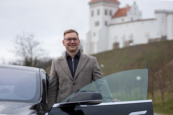 Белорус на Tesla проехал 4 500 км по Европе за $450. Впечатления